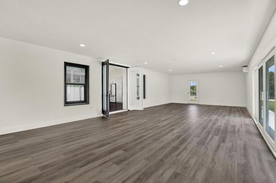 Spacious, unfurnished interior of a new home in , Webster (Image 42).