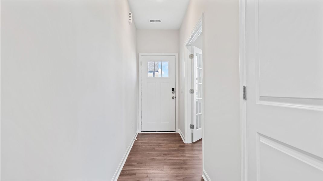 Spacious, unfurnished interior of a new home in Woodglen, Piedmont (Image 12).