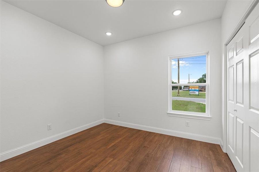 Spacious, unfurnished interior of a new home in , Granbury (Image 25).