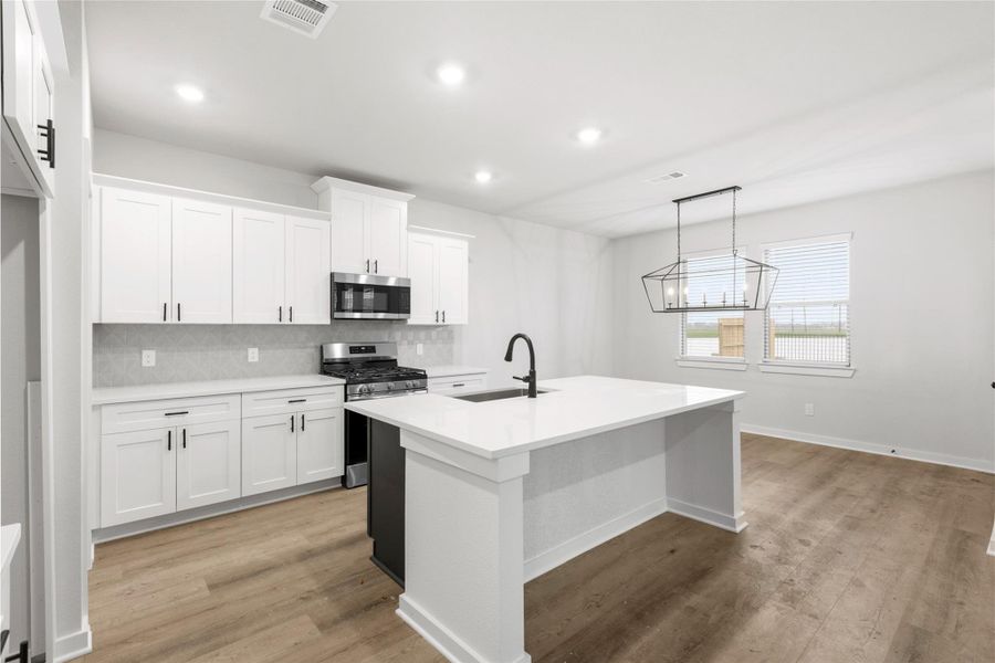 Furnished interior view inside a new home in Glendale Lakes, Rosharon (Image 11). Furnished interior view inside a new home in Glendale Lakes, Rosharon (Image 11).