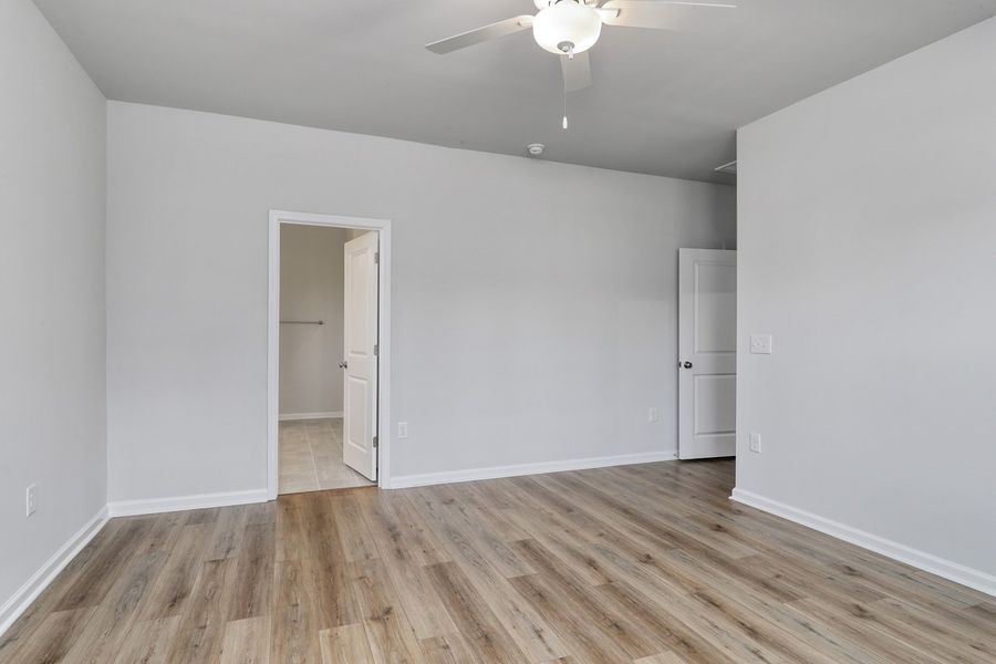 Spacious, unfurnished interior of a new home in Jordan Grove, Conway (Image 22).
