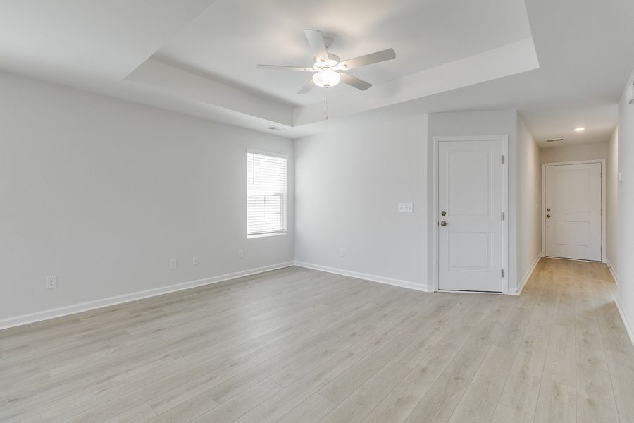 Spacious, unfurnished interior of a new home in Ellington, Elgin (Image 14).
