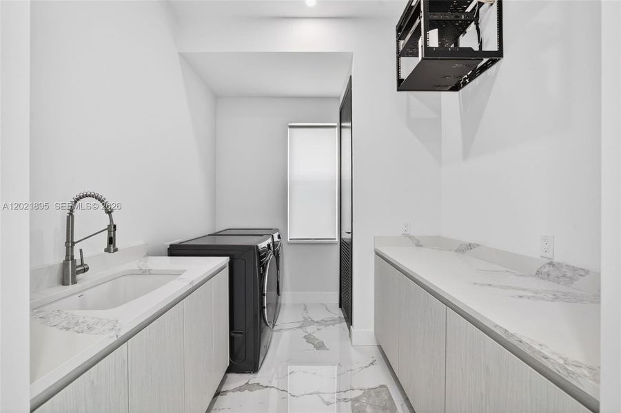 Furnished interior view inside a new home in , Pompano Beach (Image 13).