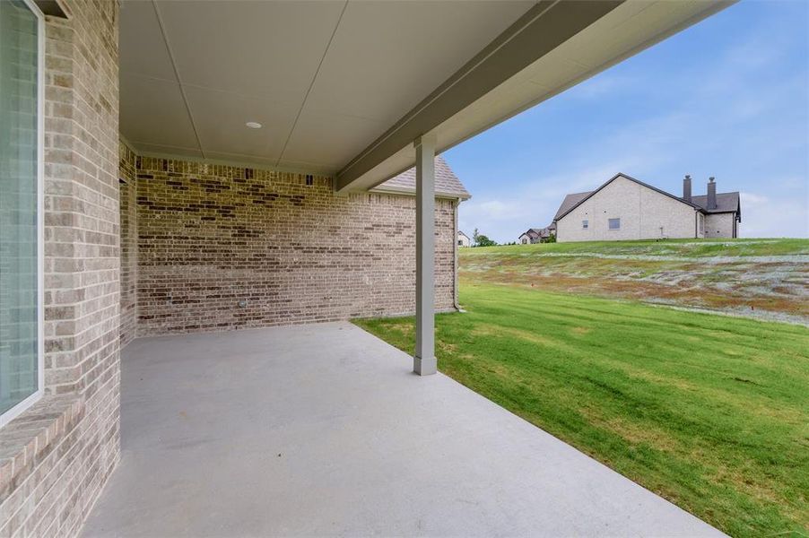 Exterior details and patio area of a home in Grayson Ridge, Van Alstyne (Image 21).
