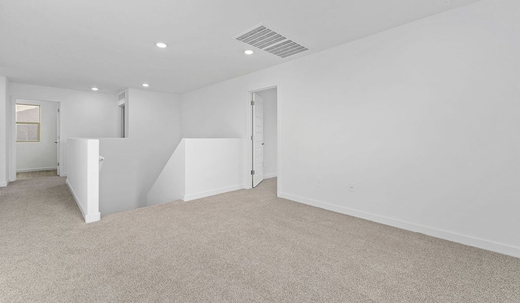 Spacious, unfurnished interior of a new home in The Oasis at Rocking K, Vail (Image 35).