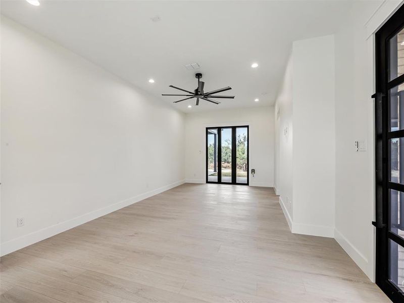 Spacious, unfurnished interior of a new home in , Gunter (Image 36).