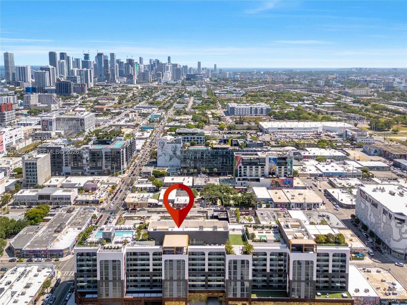 Condo located in Miami, FL showcasing its design and architecture (Image 21).
