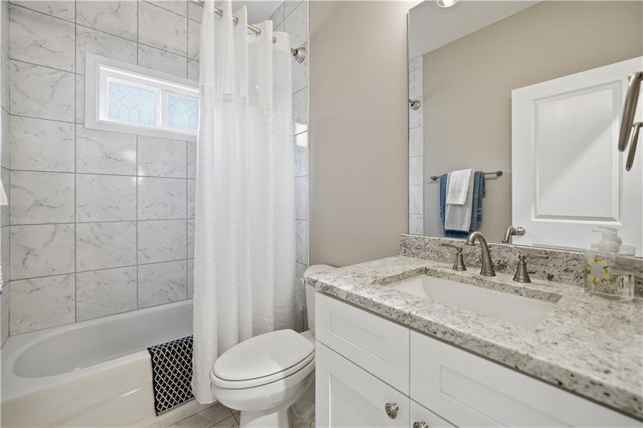 Furnished interior view inside a new home in , Jasper (Image 15).