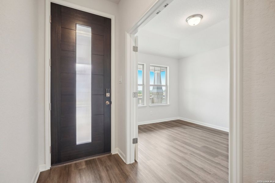 Spacious, unfurnished interior of a new home in Catalina, Converse (Image 21).