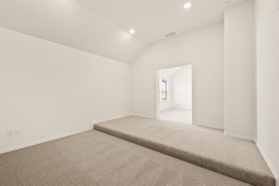 Spacious, unfurnished interior of a new home in Wildflower Ranch 60-65, Fort Worth (Image 32). Spacious, unfurnished interior of a new home in Wildflower Ranch 60-65, Fort Worth (Image 32).