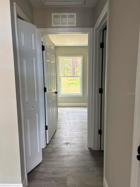 Spacious, unfurnished interior of a new home in , Dunnellon (Image 11).