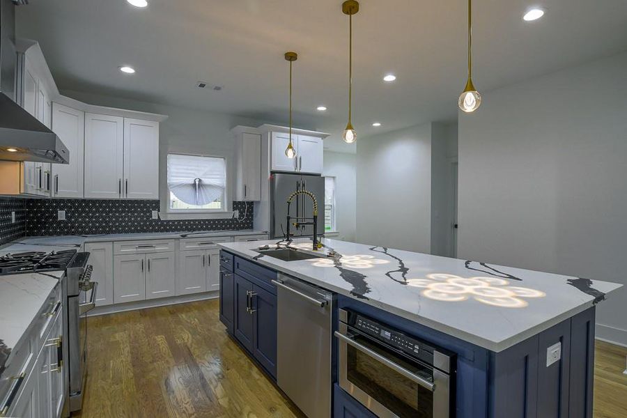 Furnished interior view inside a new home in , Atlanta (Image 9).