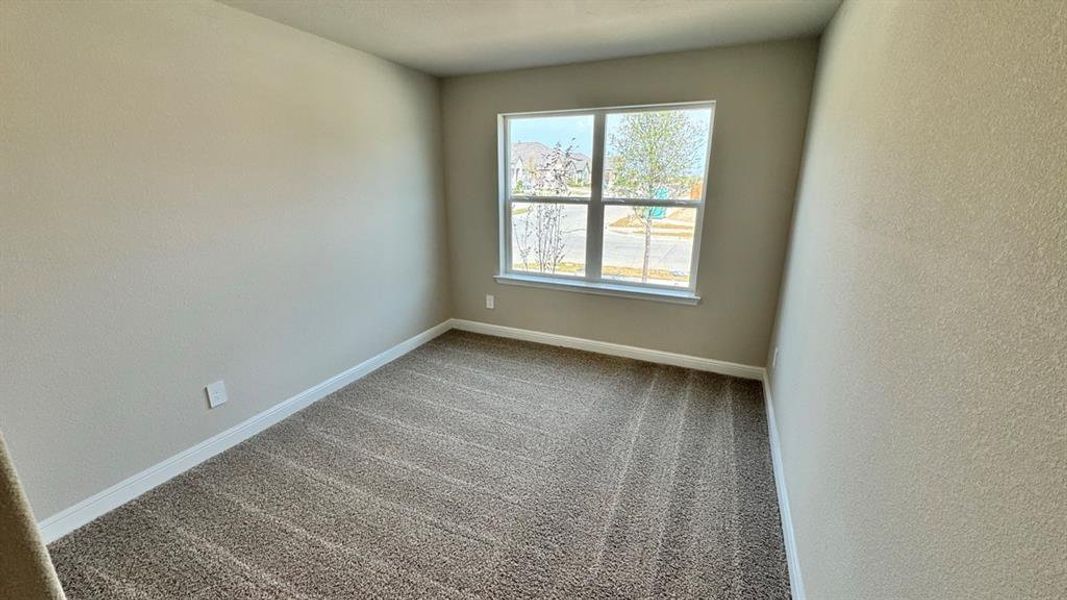 Spacious, unfurnished interior of a new home in Rock Creek Ranch, Fort Worth (Image 16).