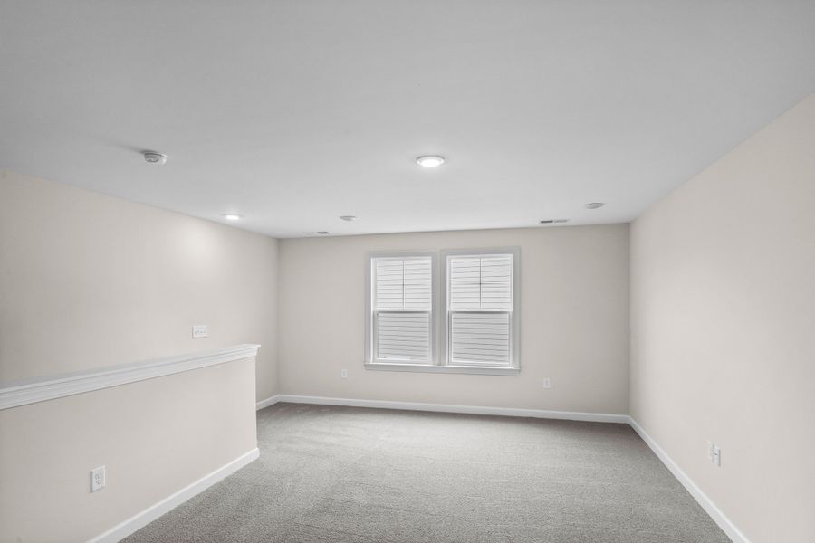 Spacious, unfurnished interior of a new home in Waterbridge, Myrtle Beach (Image 29).