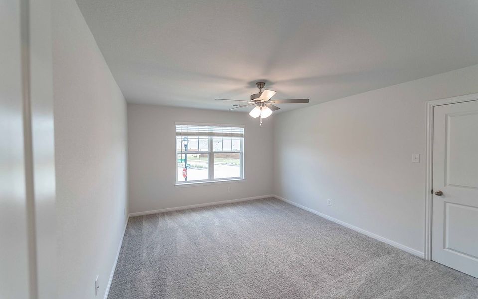 Spacious, unfurnished interior of a new home in Solterra, Mesquite (Image 15).