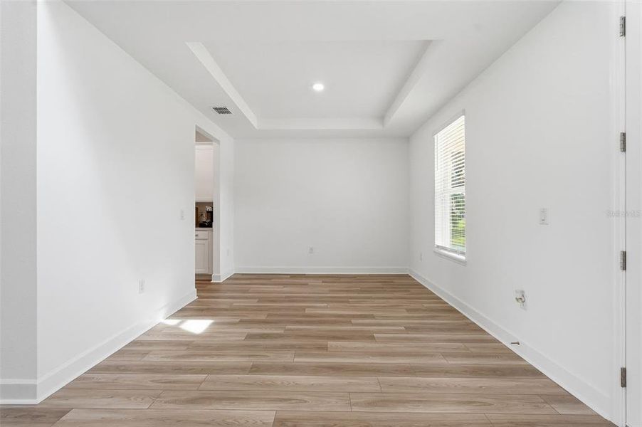 Spacious, unfurnished interior of a new home in , Plant City (Image 23).