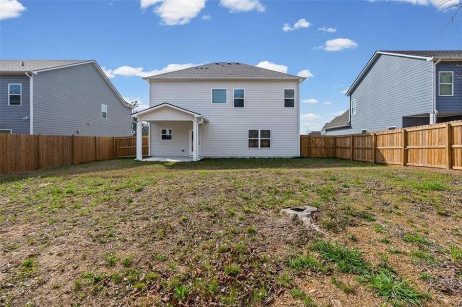 Exterior details and patio area of a home in Emerald Oaks Estates, Rome (Image 27).