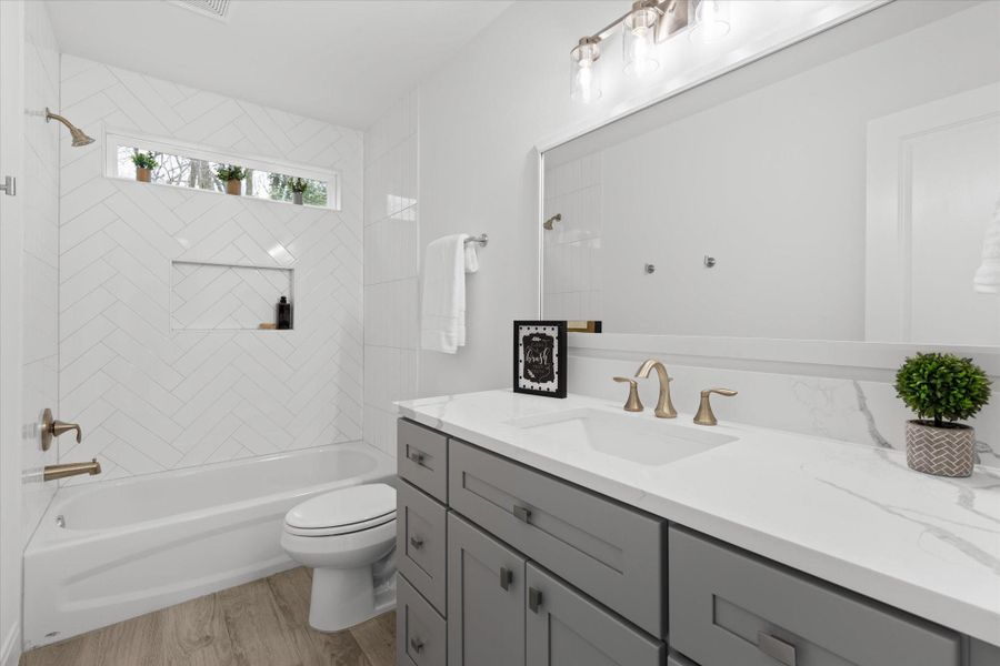 **ALL PHOTOS ARE FROM PREVIOUS HOME BUILT WITH SIMILAR FINISHES & MIRRORED FLOOR PLAN. **ALL PHOTOS ARE FROM PREVIOUS HOME BUILT WITH SIMILAR FINISHES & MIRRORED FLOOR PLAN.