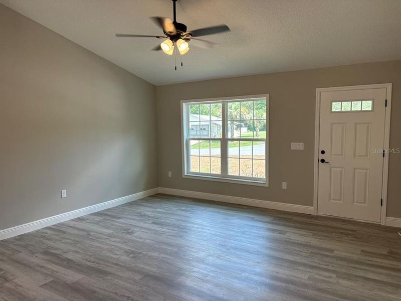 Spacious, unfurnished interior of a new home in , Dunnellon (Image 11).
