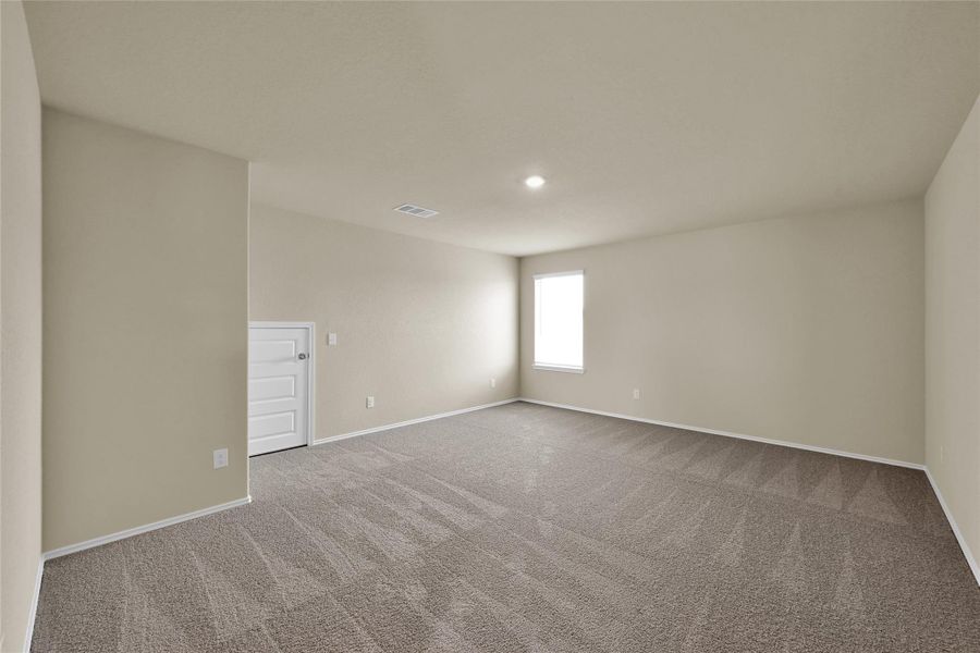 Spacious, unfurnished interior of a new home in Lakes at Black Oak, Magnolia (Image 35).