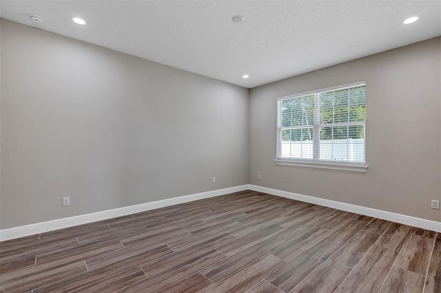 Spacious, unfurnished interior of a new home in , Summerfield (Image 39).