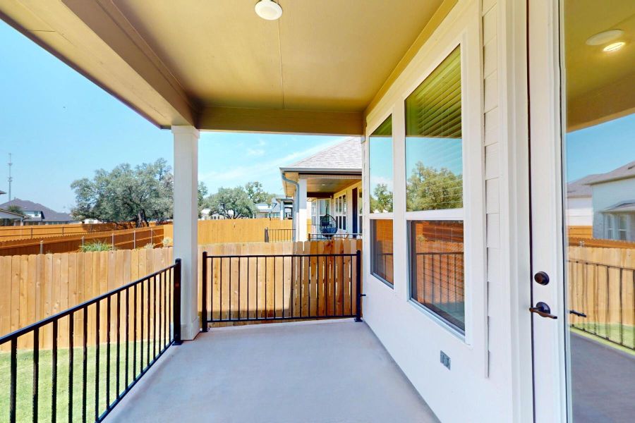 Exterior details and patio area of a home in Edgewood, Leander (Image 4).