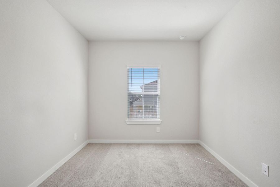 Spacious, unfurnished interior of a new home in , Kemah (Image 33).