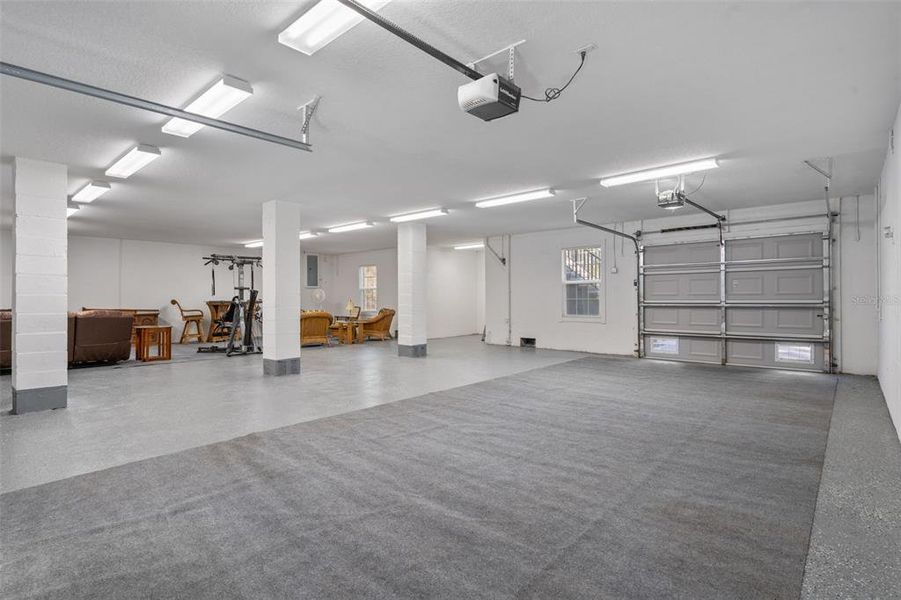 Spacious, unfurnished interior of a new home in , Webster (Image 26).