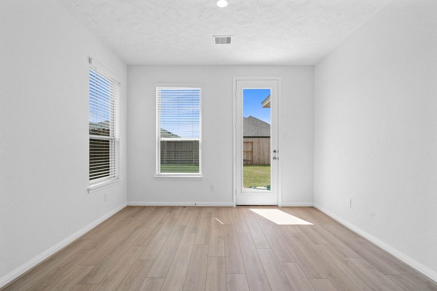 Spacious, unfurnished interior of a new home in Sunset Grove South, Hitchcock (Image 6). Spacious, unfurnished interior of a new home in Sunset Grove South, Hitchcock (Image 6).