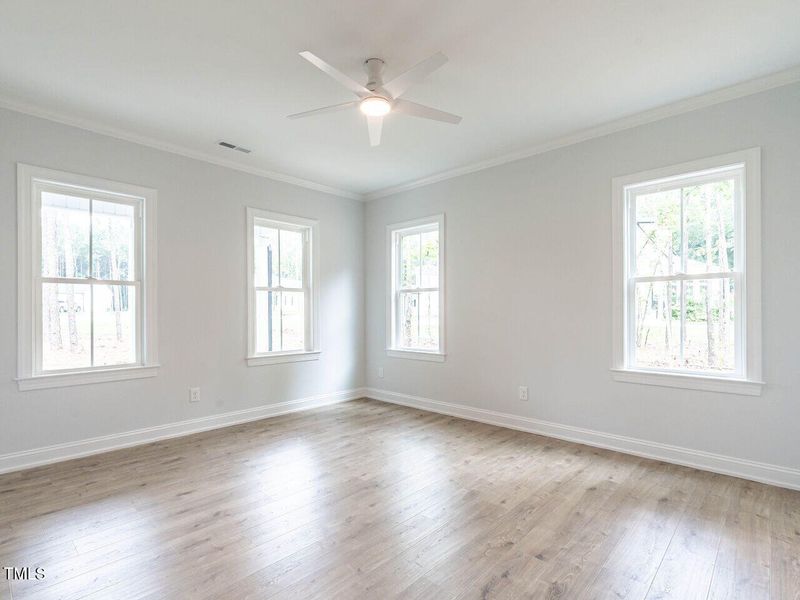 018-1280x960-primary-bedroom