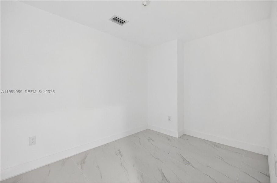Spacious, unfurnished interior of a new home in , Miami (Image 30).