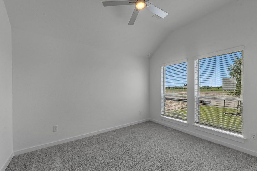 Spacious, unfurnished interior of a new home in Grand Mason Crossing, Katy (Image 15).