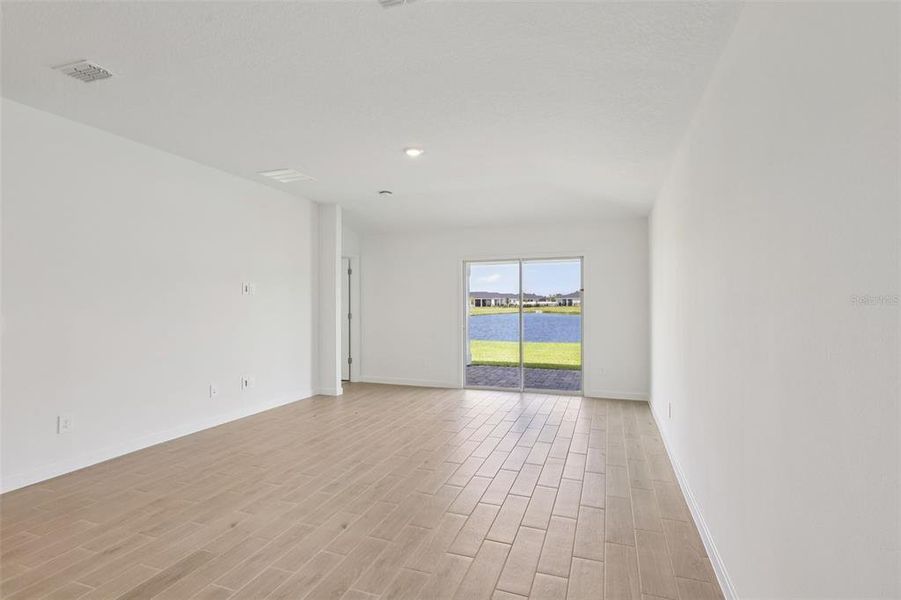 Spacious, unfurnished interior of a new home in Colbert Landings, Palm Coast (Image 17).