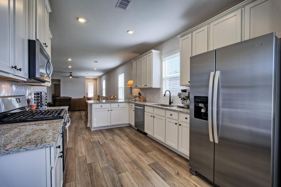 Furnished interior view inside a new home in Wedgewood Forest, Conroe (Image 8). Furnished interior view inside a new home in Wedgewood Forest, Conroe (Image 8).
