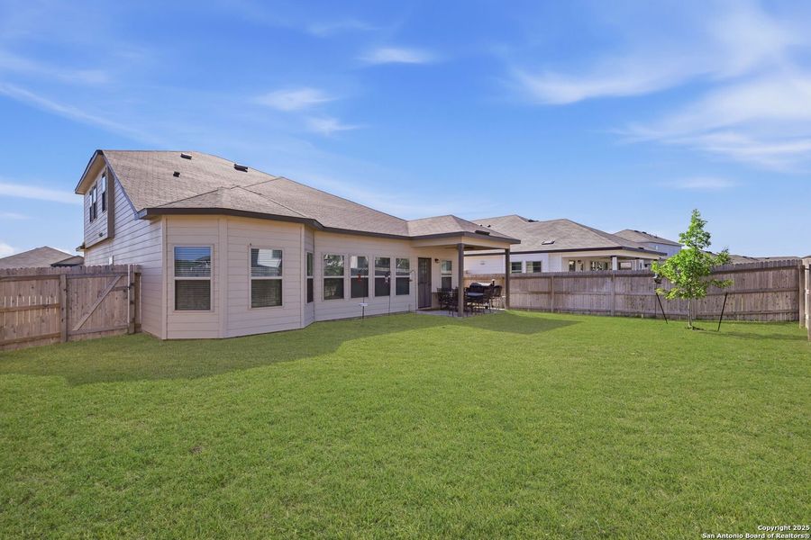 Exterior details and patio area of a home in Greenspoint Heights, Seguin (Image 4).