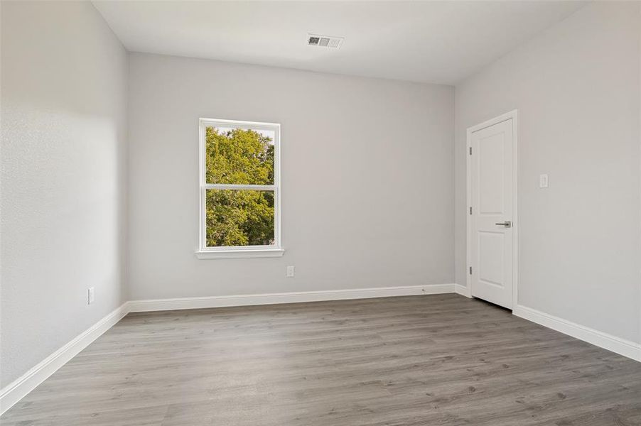 Spacious, unfurnished interior of a new home in , Cockrell Hill (Image 20).
