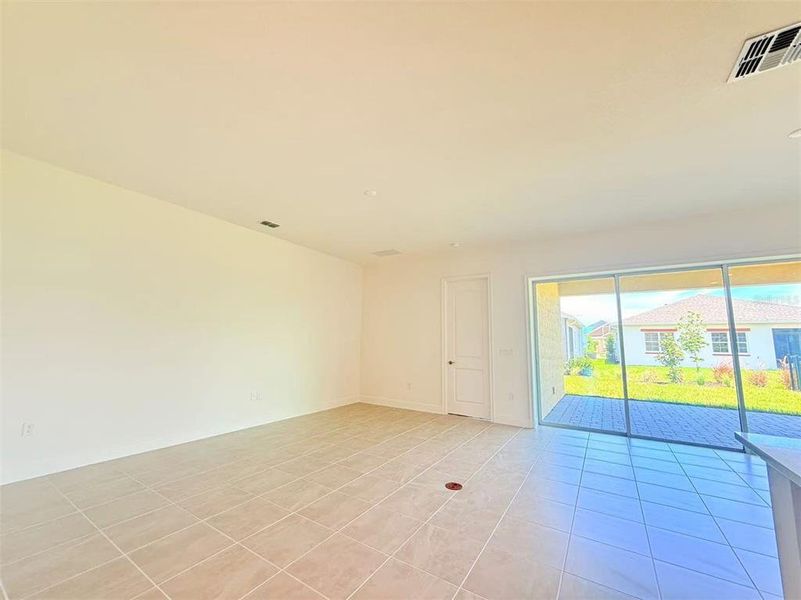 Spacious, unfurnished interior of a new home in , St. Cloud (Image 28).