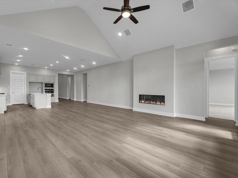 Spacious, unfurnished interior of a new home in Oakhill Reserve, Tomball (Image 16). Spacious, unfurnished interior of a new home in Oakhill Reserve, Tomball (Image 16).