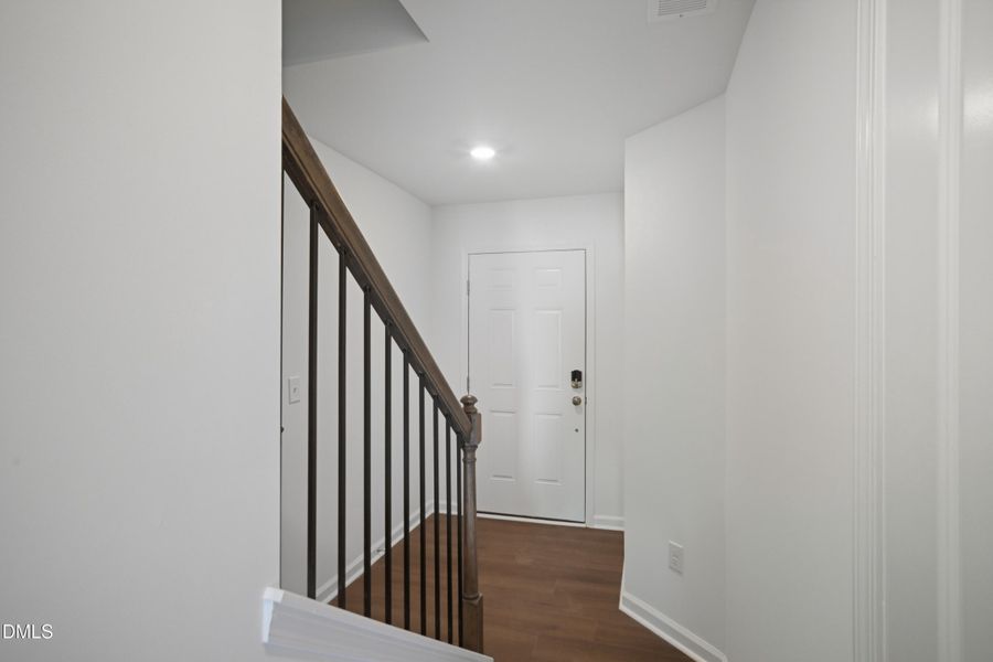 SUN_ElmGrove_Pic_Wyatt_Foyer_1of1