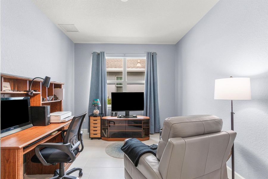 Furnished interior view inside a new home in , Port St. Lucie (Image 13).