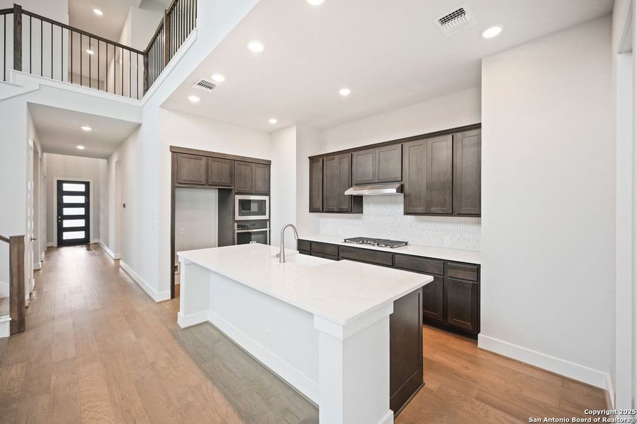 Furnished interior view inside a new home in Homestead, Schertz (Image 9).