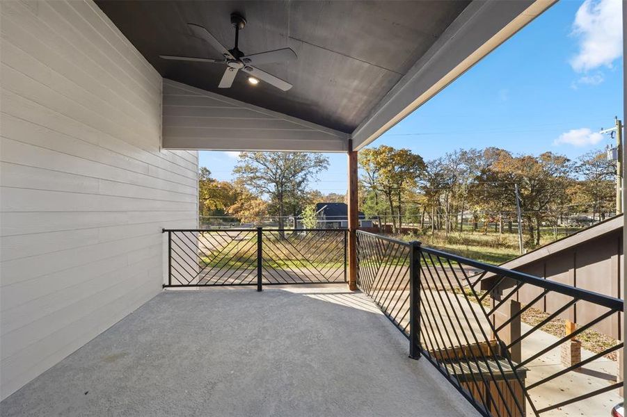 Balcony with ceiling fan