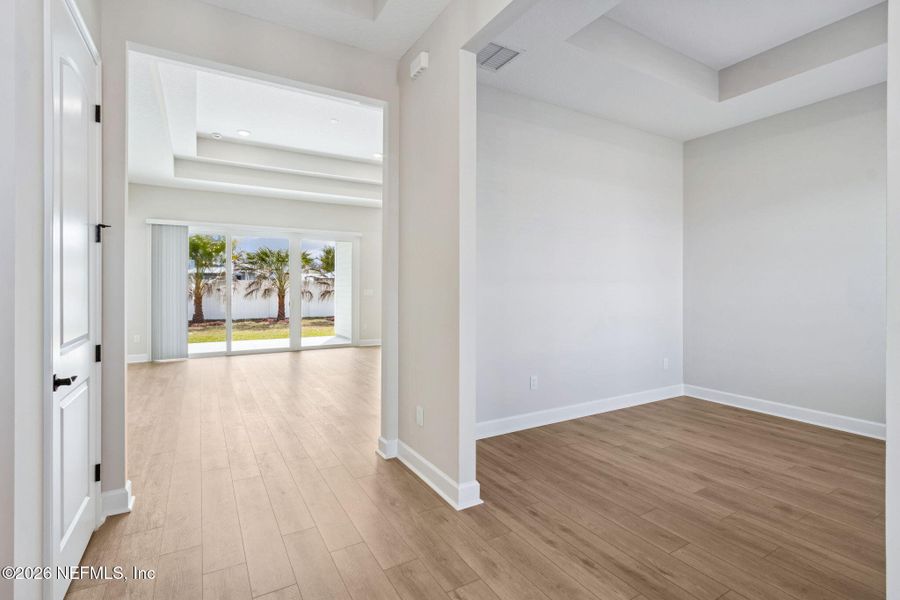 Spacious, unfurnished interior of a new home in Sandy Ridge, Yulee (Image 15). Spacious, unfurnished interior of a new home in Sandy Ridge, Yulee (Image 15).