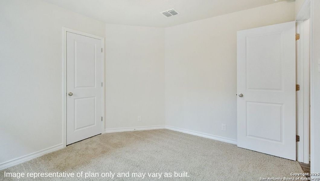 Spacious, unfurnished interior of a new home in Avenida, Converse (Image 8).