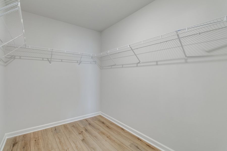 Spacious, unfurnished interior of a new home in Winston Point, Gilbert (Image 23).