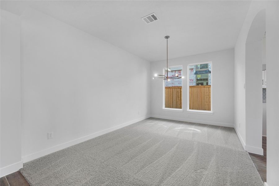 Spacious, unfurnished interior of a new home in Fulshear Lakes, Fulshear (Image 16). Spacious, unfurnished interior of a new home in Fulshear Lakes, Fulshear (Image 16).