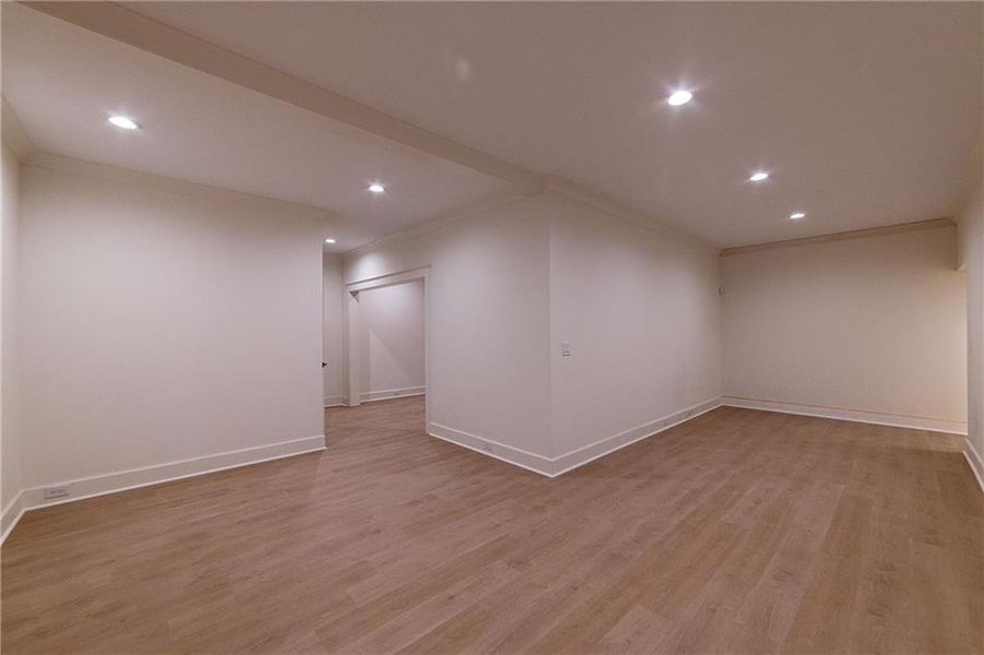 Spacious, unfurnished interior of a new home in , Atlanta (Image 38).