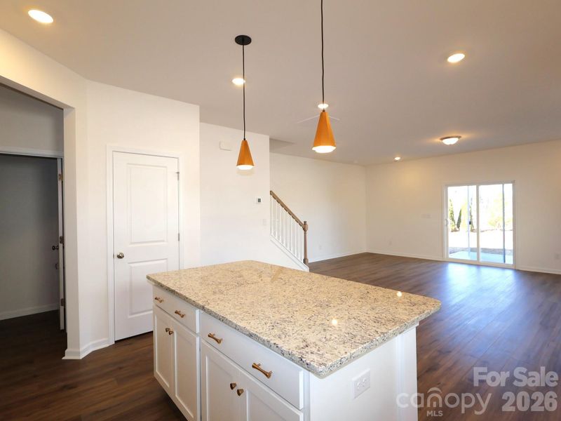 Kitchen and breakfast area