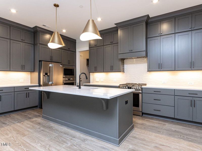 012-1280x960-kitchen