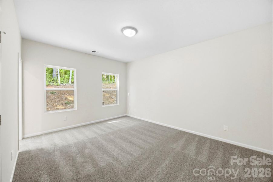Spacious, unfurnished interior of a new home in , Kings Mountain (Image 27).